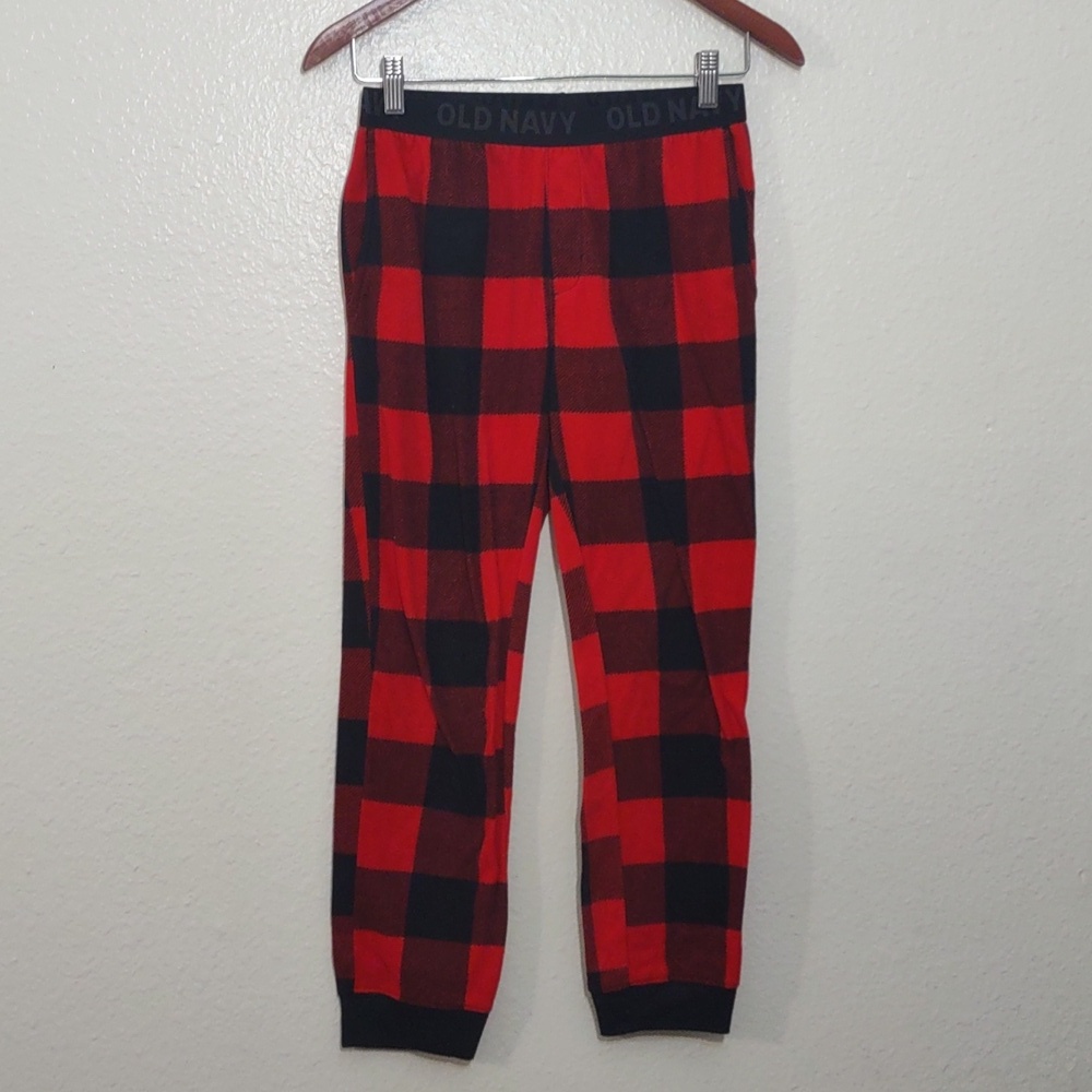 USED OLD NAVY BOYS PAJAMA PANTS COLOR BLACK AND RED PLAID SIZE L (10/12)